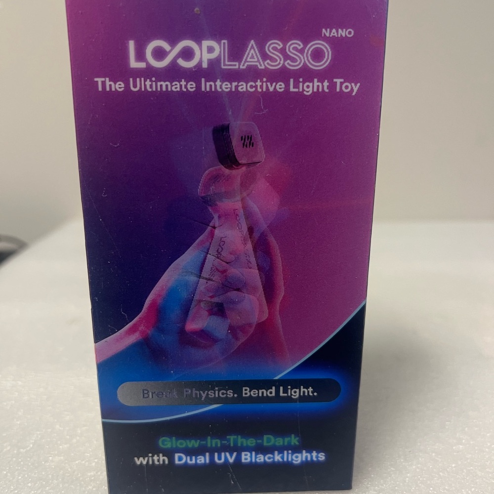HOT TOY Loop Lasso NANO Glow-In-The-Dark String Shooter with Dual Built-in UV
